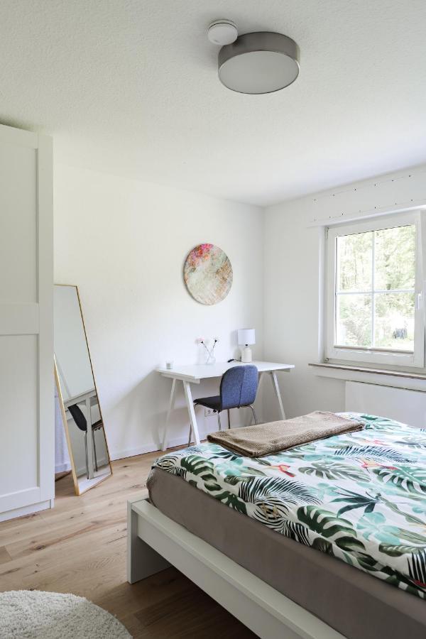 Grosse Gemuetliche Wohnung Mit Waldblick Colónia Exterior foto